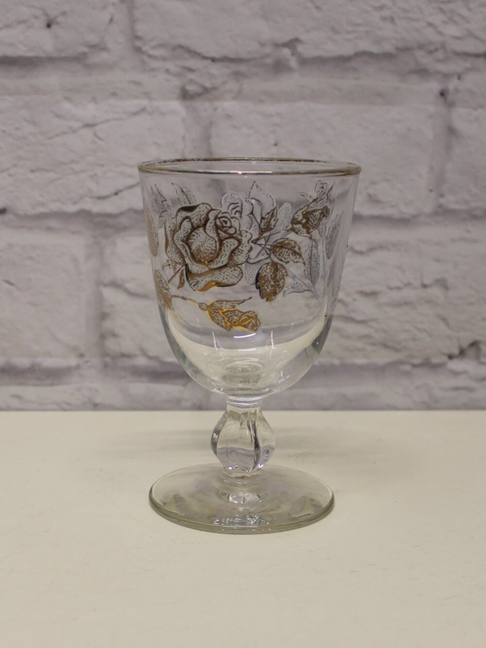 Vintage Libbey Glass Gold Etched Rose Bouquet Water Goblet Glass FLAW